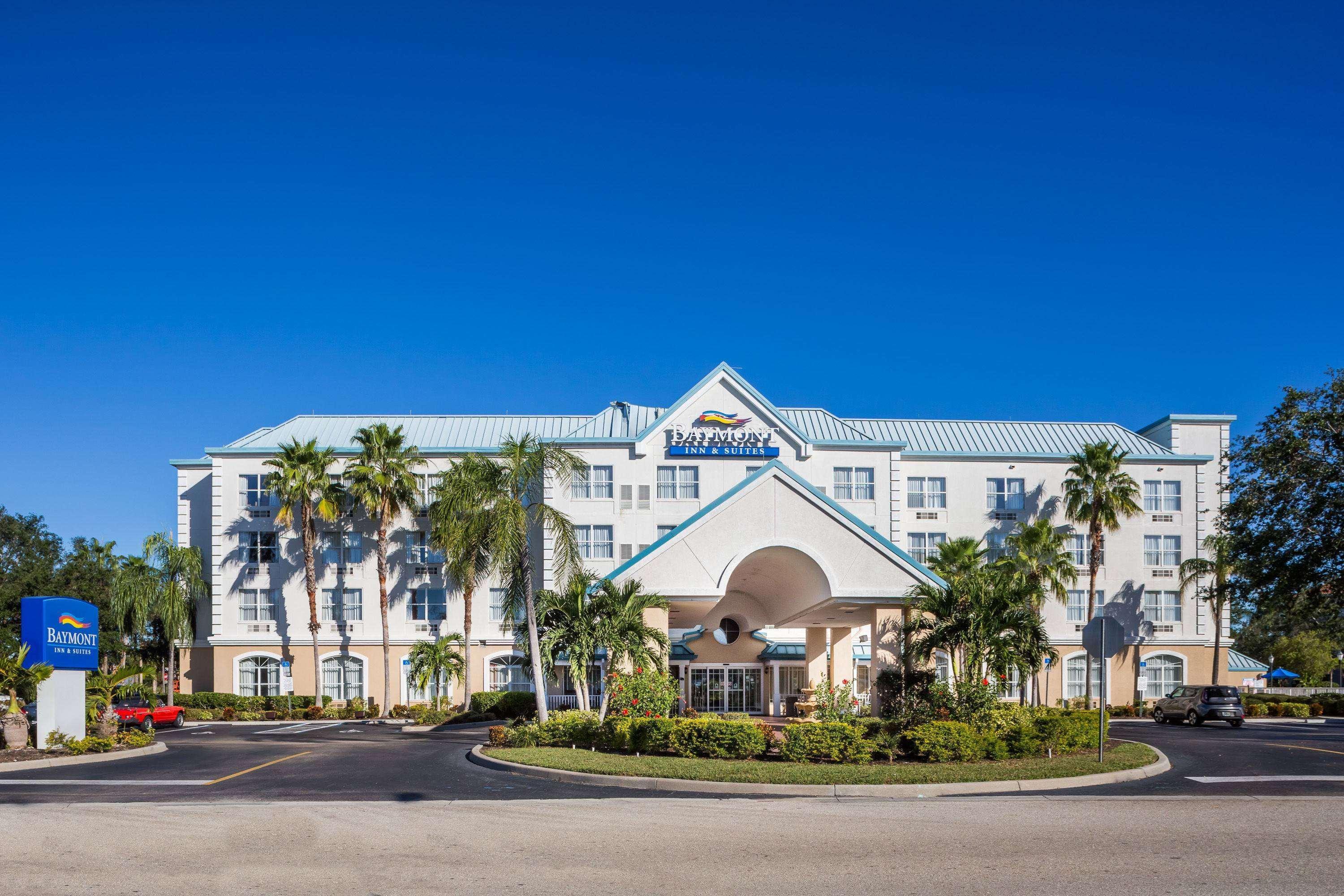 Отель Baymont By Wyndham Fort Myers Airport Экстерьер фото